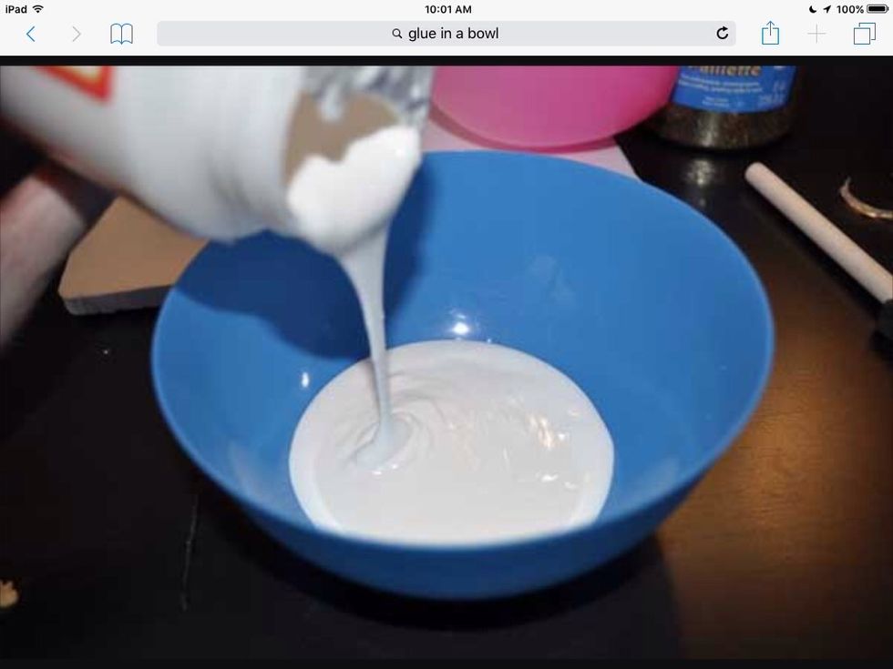 First,pour the glue in the bowl.