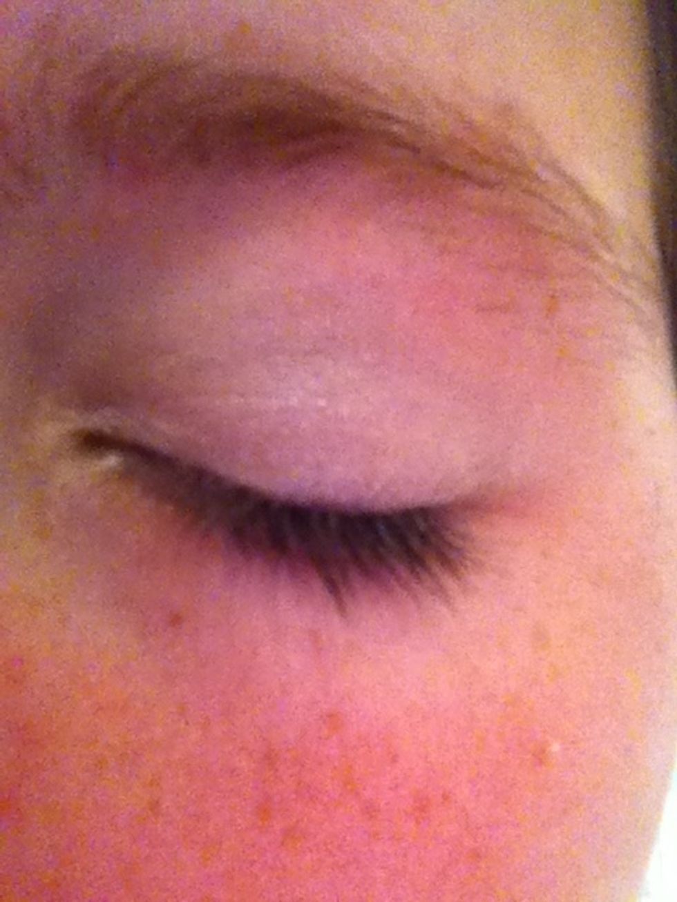 First put the creamy eyeshadow on the lid of it eye!