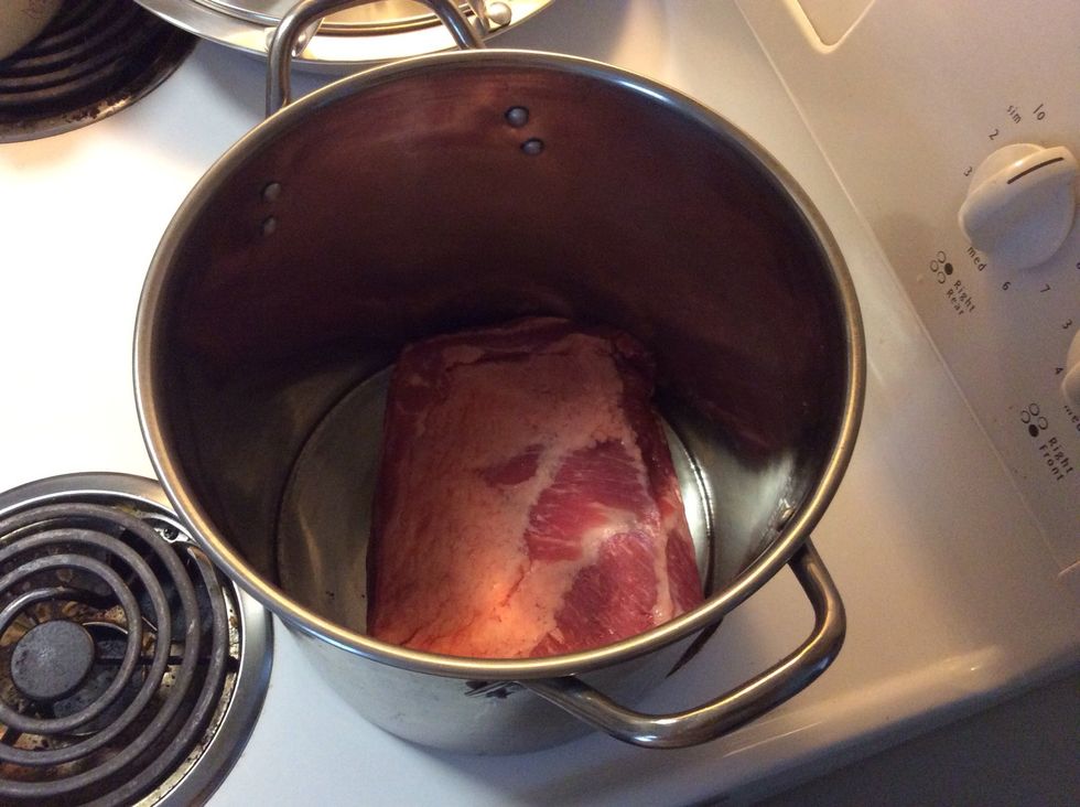 First put the meat in at the bottom of the pan