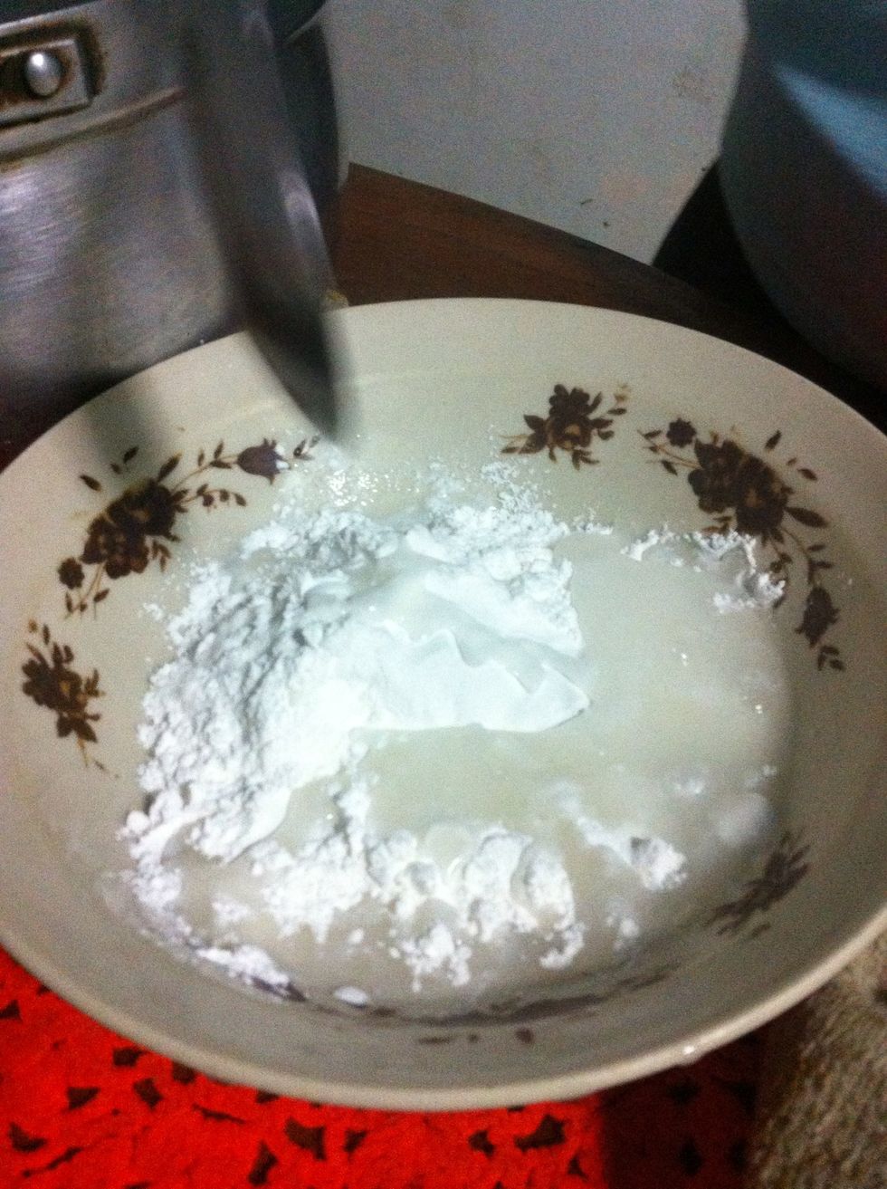 First step: Mix the rice flour (250g) with enough water to make a stiff paste.
