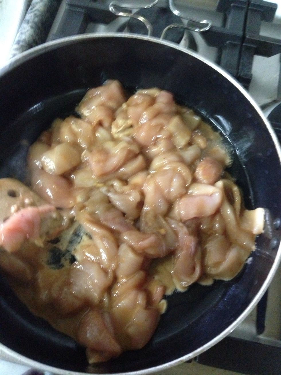 First take the chicken alone until its cooked. We use half of the oil.