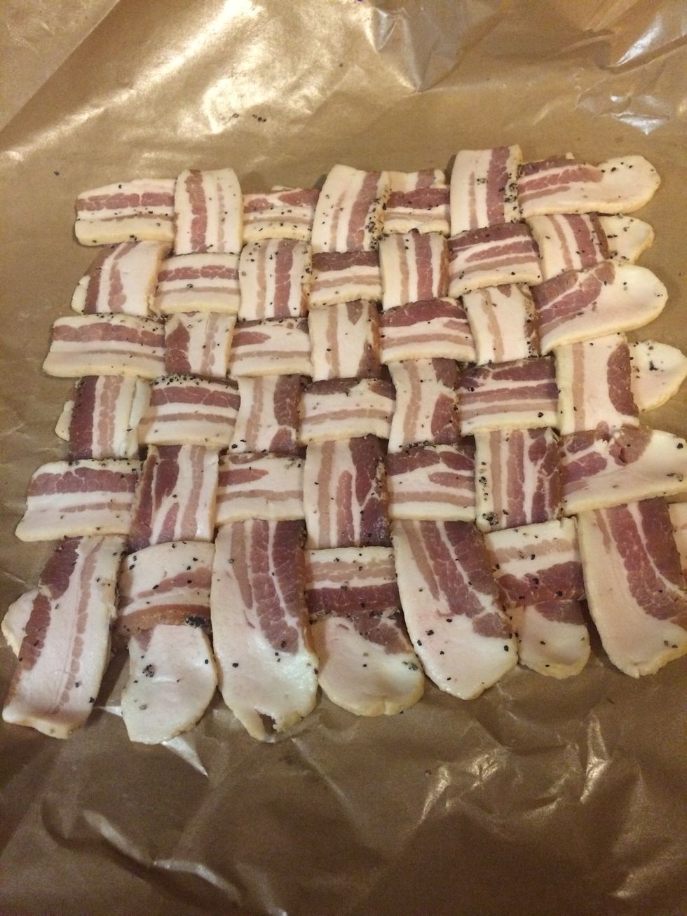 First thing I did was the bacon weave. The easiest way to do this is lay one strip then lay one perpendicular and continue over lapping till its done. Make sure it's tight.