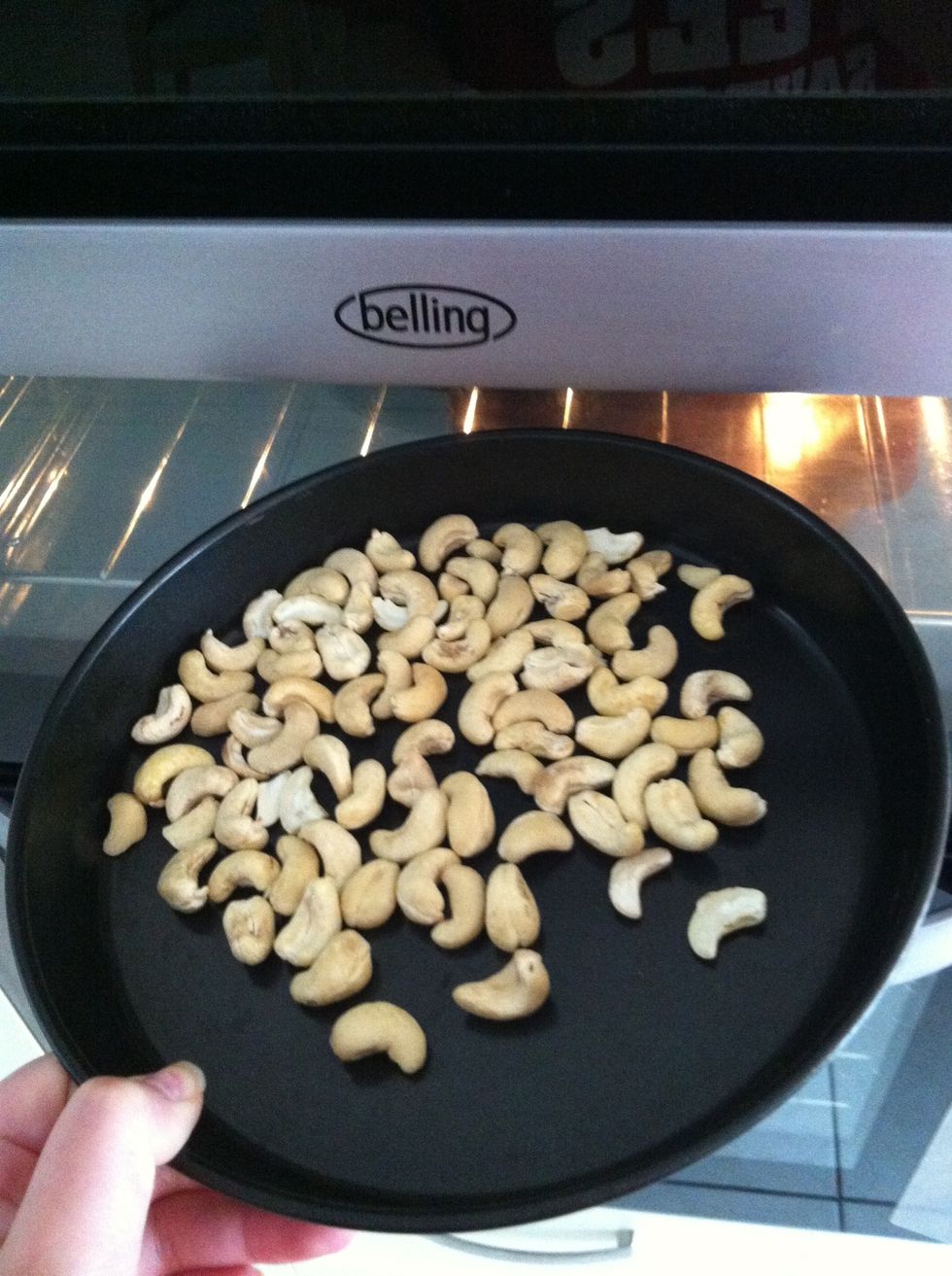 First toast the cashews in the oven at 180c for 10min