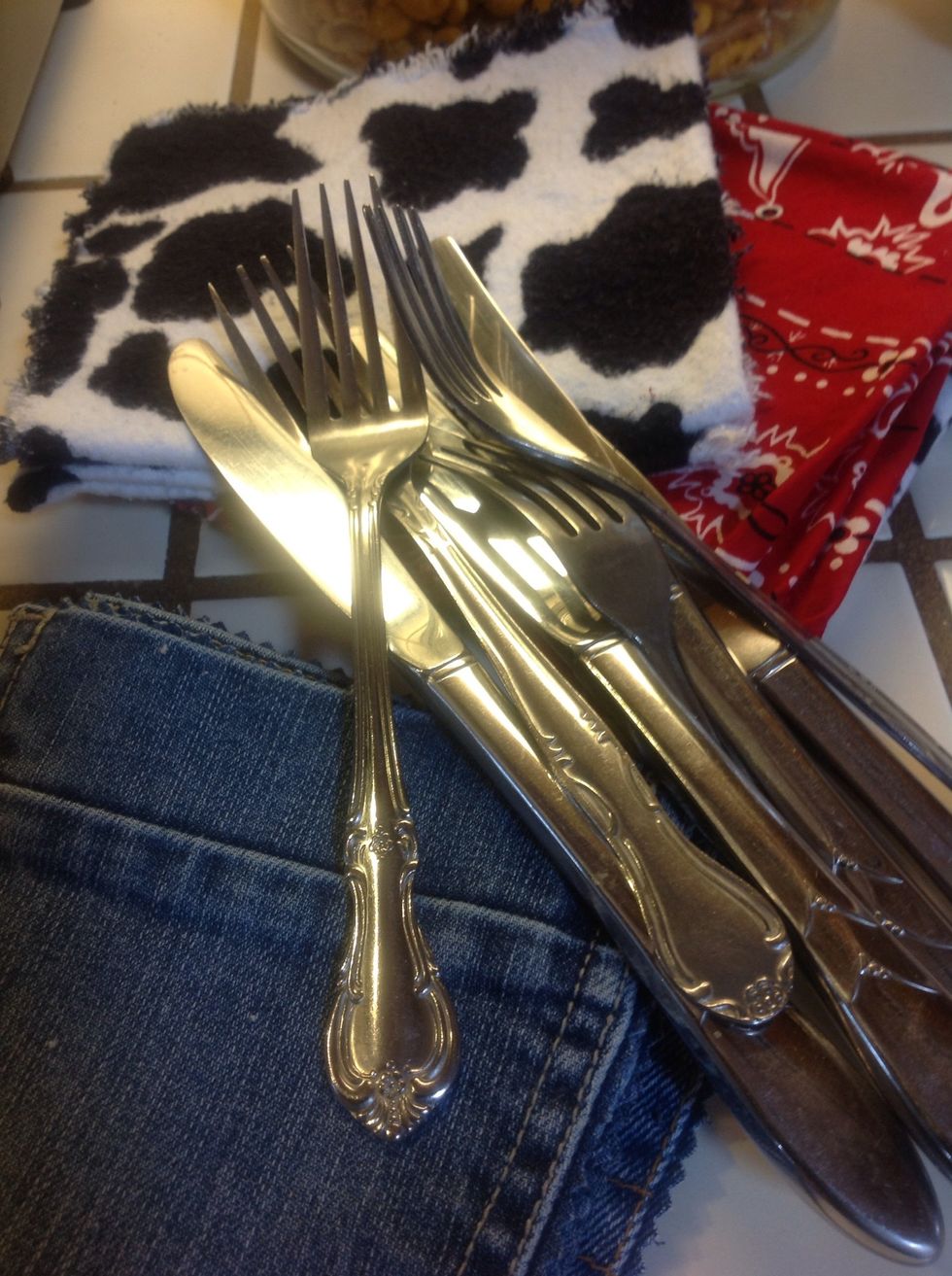 First way to reuse the pockets: Utensil Holders. I had a family barbecue and used these to carry out the barbecue theme.