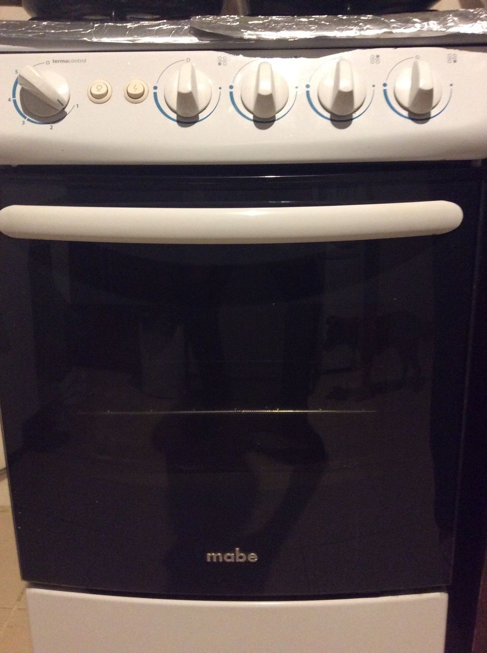 First you have to pre heat the oven to 180 \u00baC