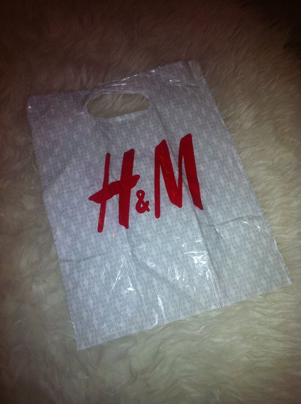 First you'll need a plastic bag, the size dosen't matter at all! :-)