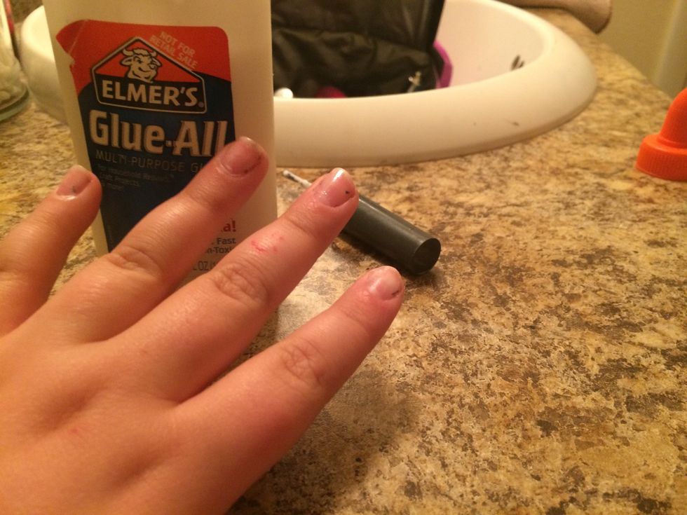 First your going to paint your nails with white elders glue. Yes I said glue.\ud83d\udc85\ud83c\udffb