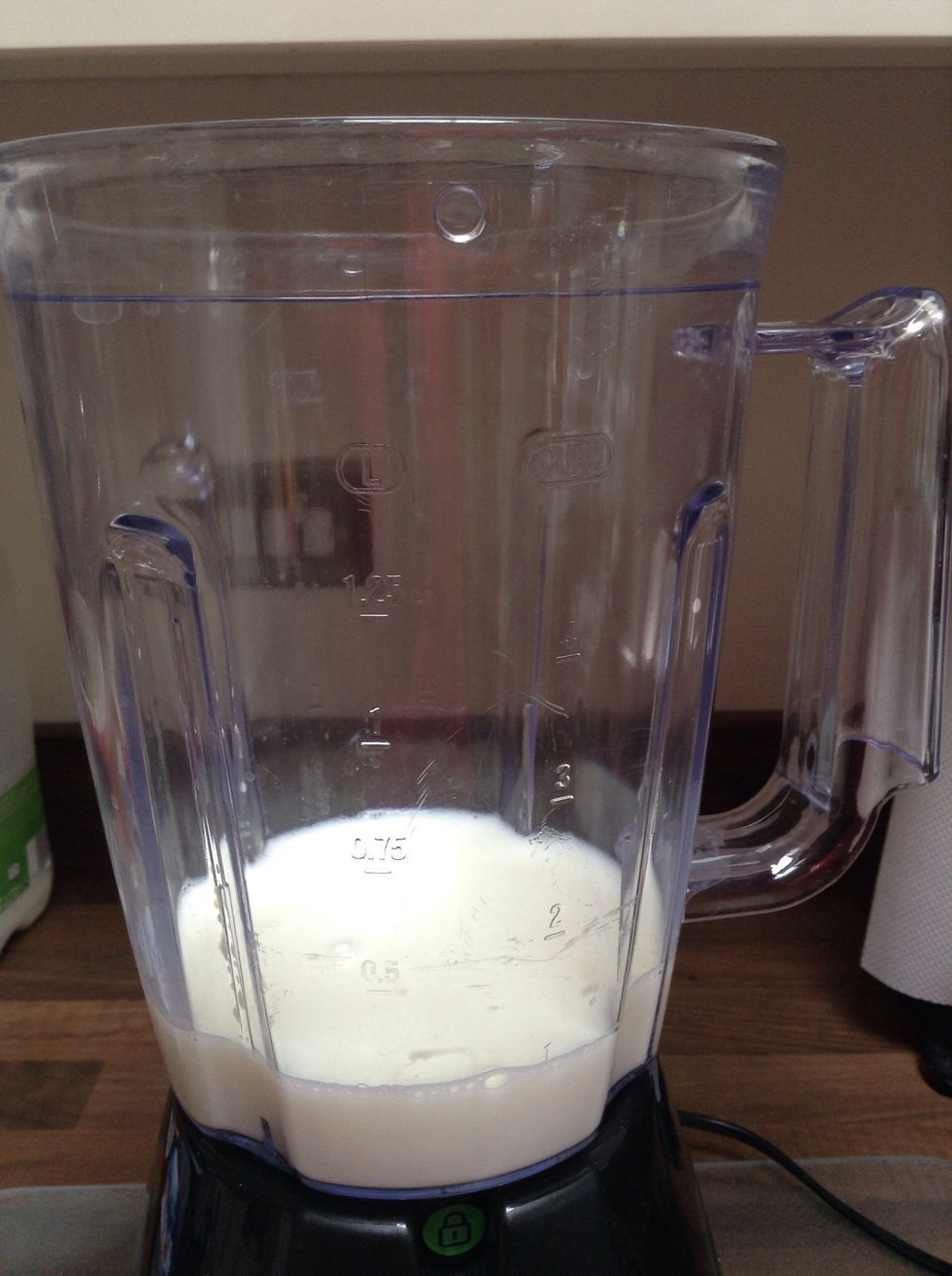 Firstly, pour 1 cup of milk into your blender.