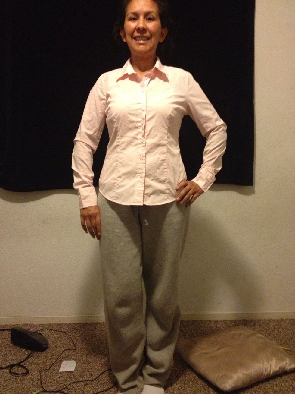 Fits nice. I'm also using this to show you the way I want the men's shirt to fit.