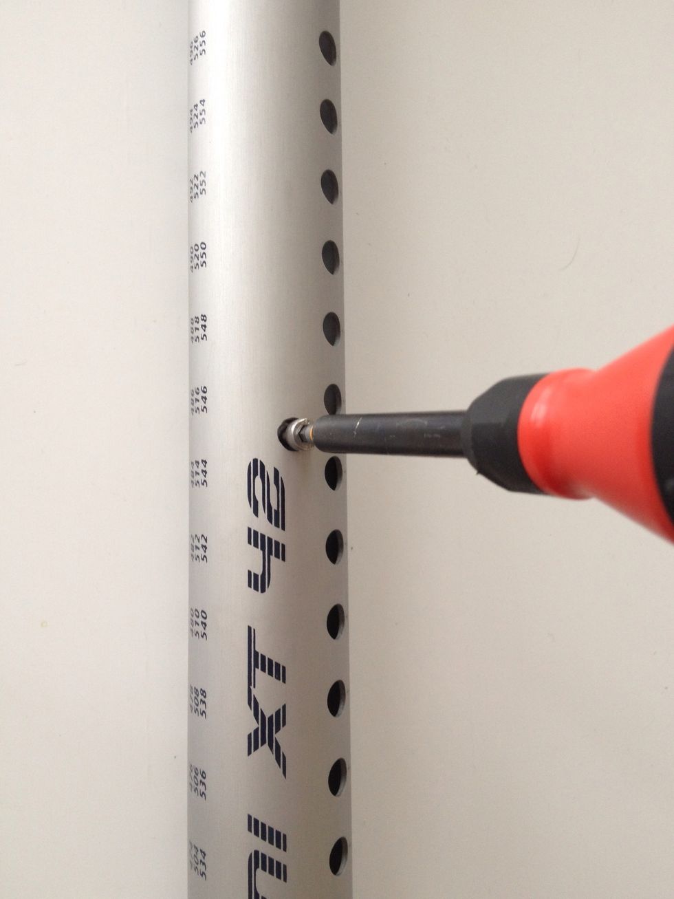 Fix the Shox dampener element with the 2 allen-screws