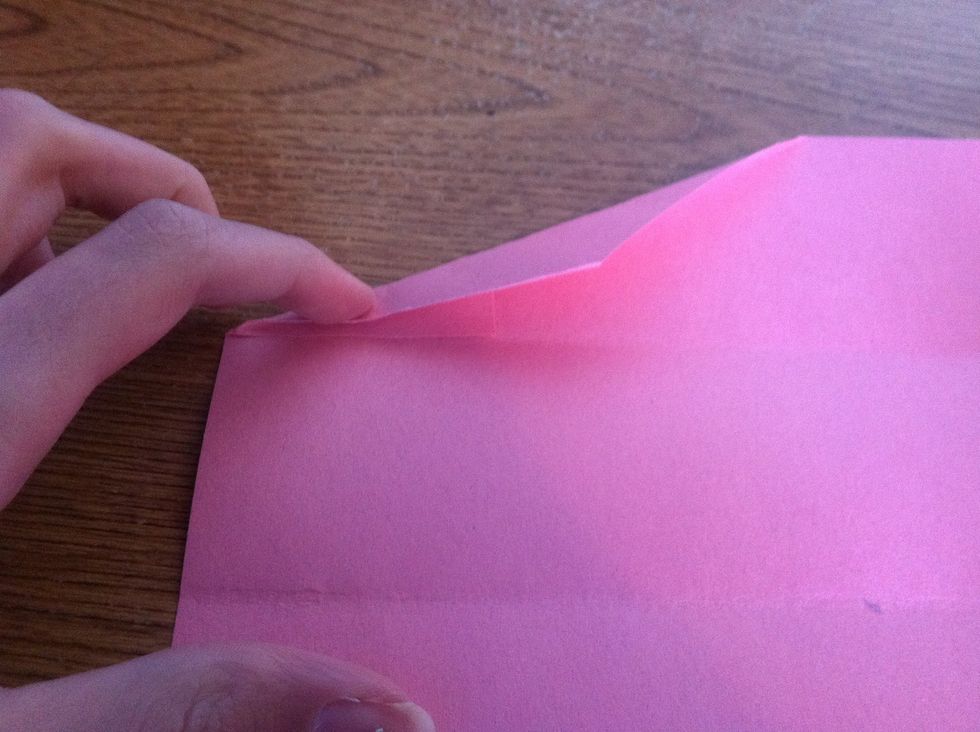 Flatten the crease to where it ends on the 1/4 mark. (< the half of the half )