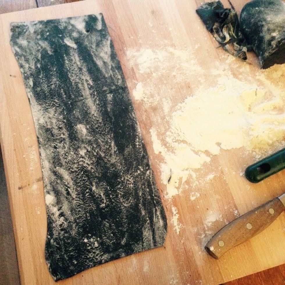 Flatten the dough into 20x70cm 1-2mm thick sheets, make two