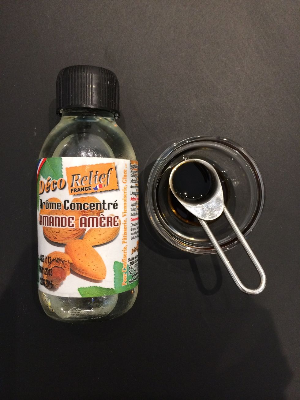 Flavouring: vanilla extract 1/2 Tsp, and 2-3 drops of bitter almond extract.