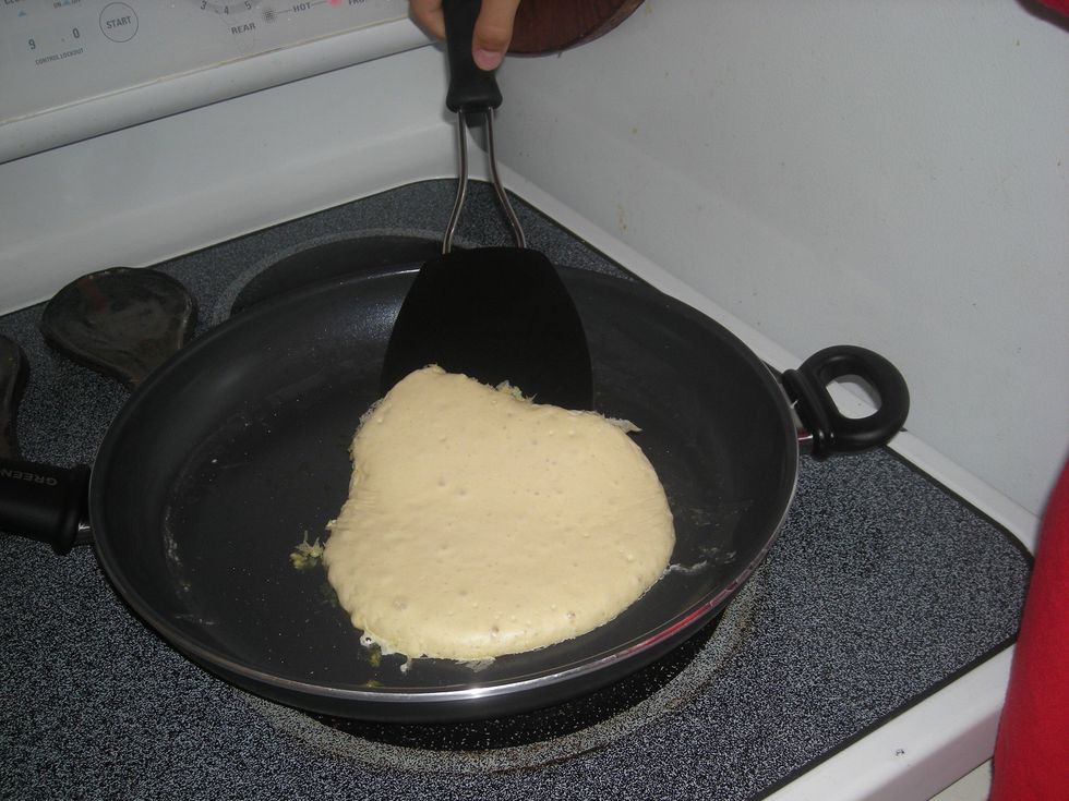 Flip batter once you see bubbles on the pancake