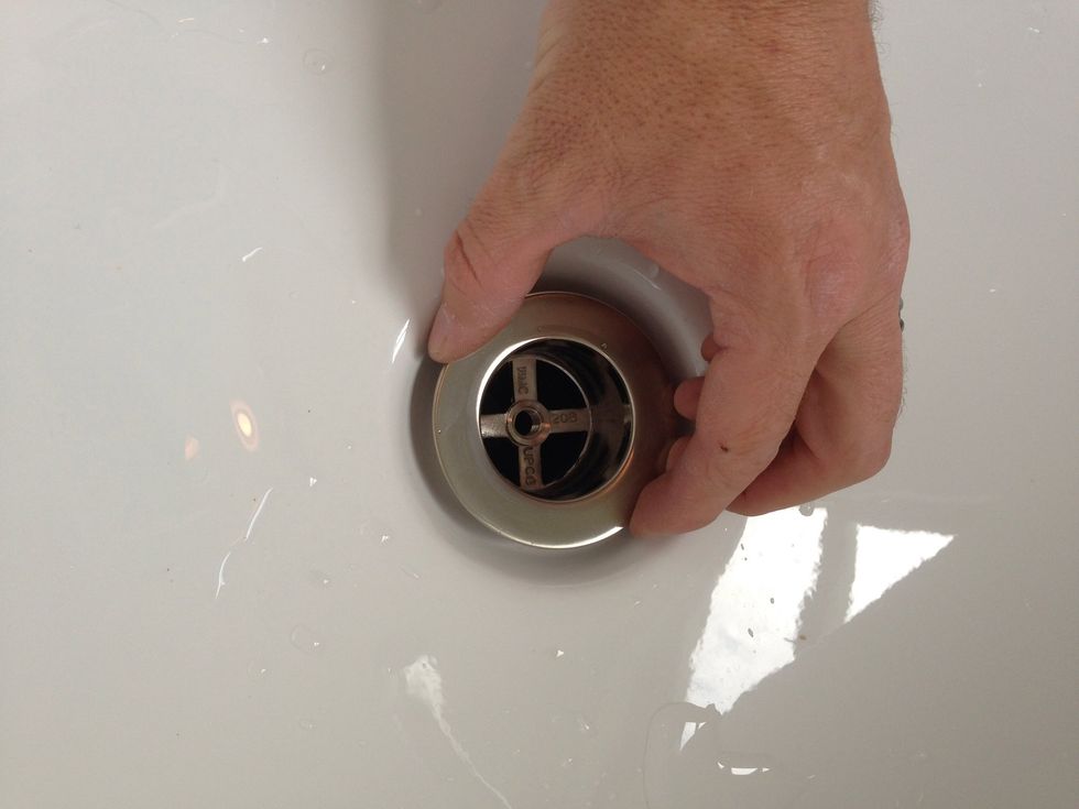 How to replace a tub drain B+C Guides