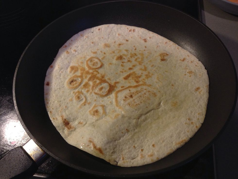 Flip, see how crunchy it already gets?