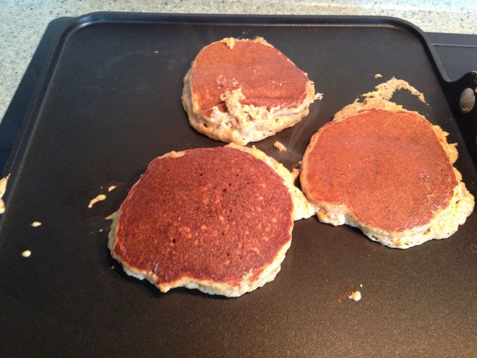 Flip when the edges firm up and you start seeing bubbles in the middle of the pancake. These are a little browner because its almond meal & the squash/spices change the consistency.
