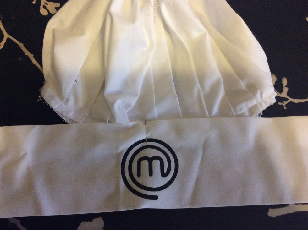 Flytta n\u00e5len s\u00e5 den sitter igenom alla tyglagren.