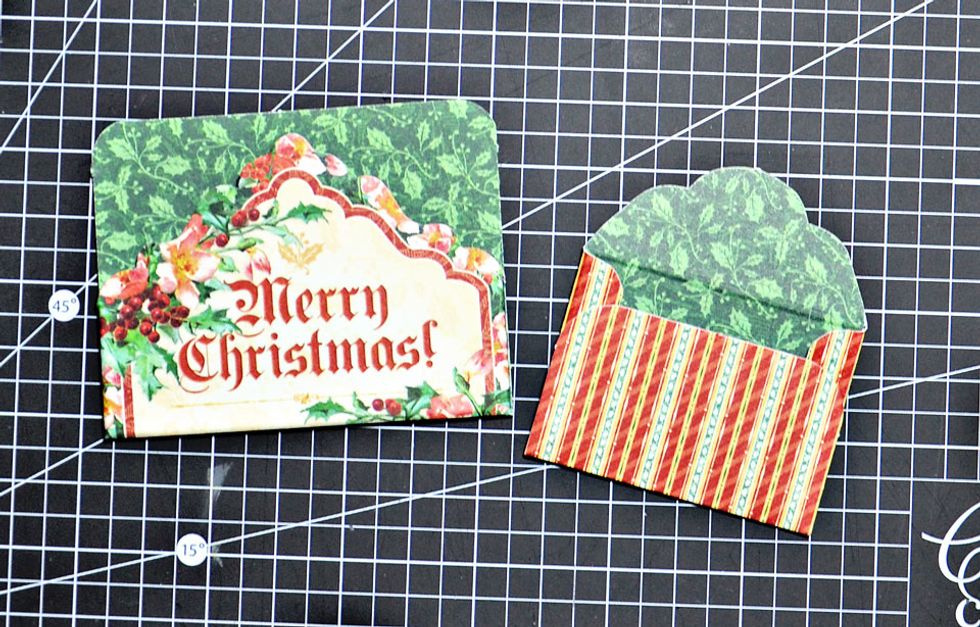 Fold and glue pockets as shown.