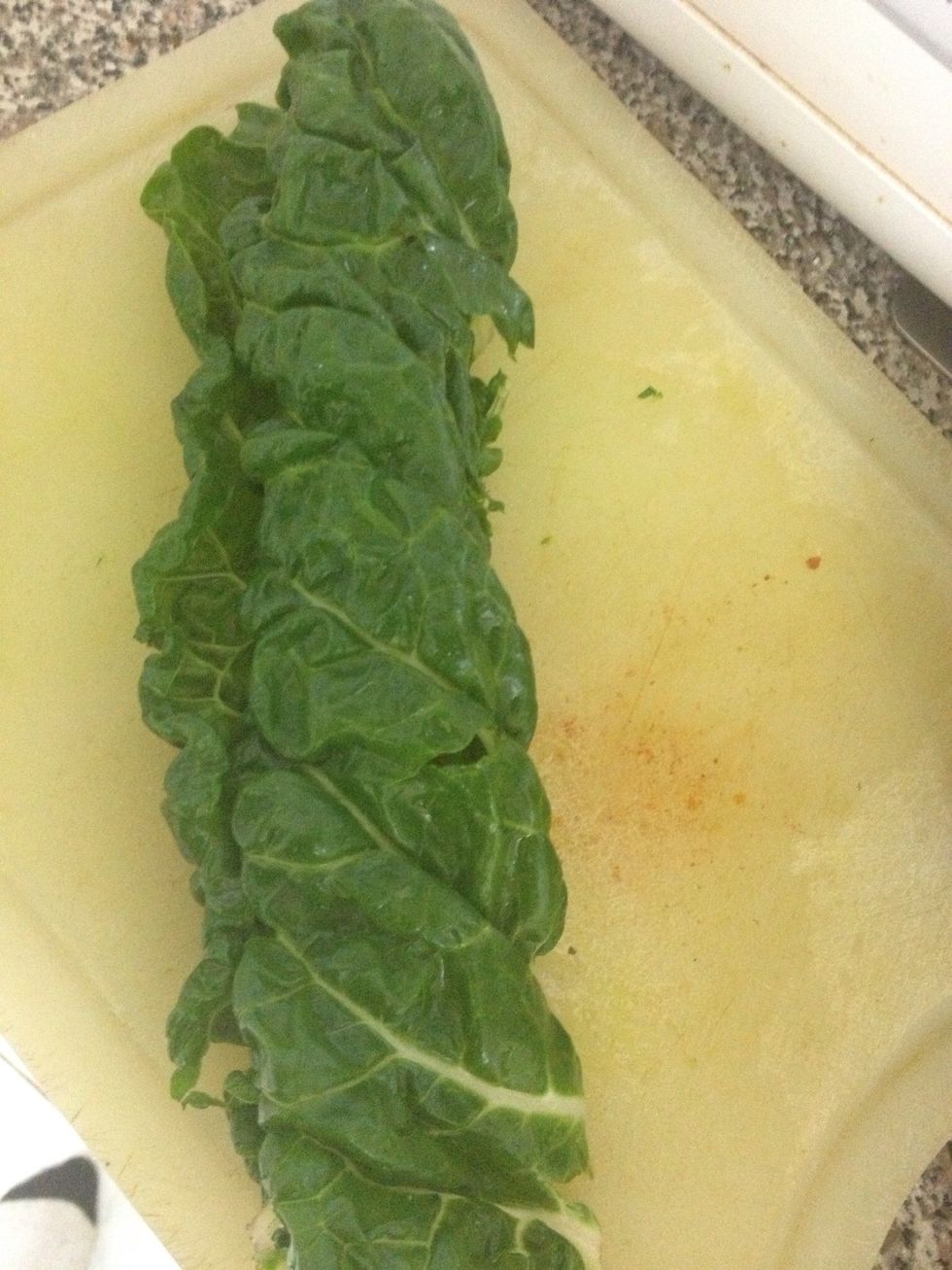 Fold the leaf in half.