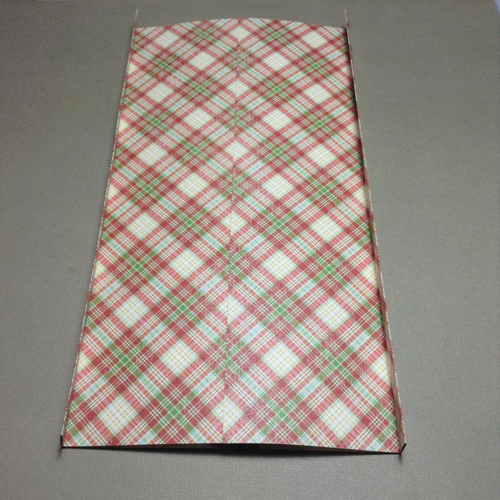 Fold the right and the left side inward aprox. 1/2''. Mark the fold.