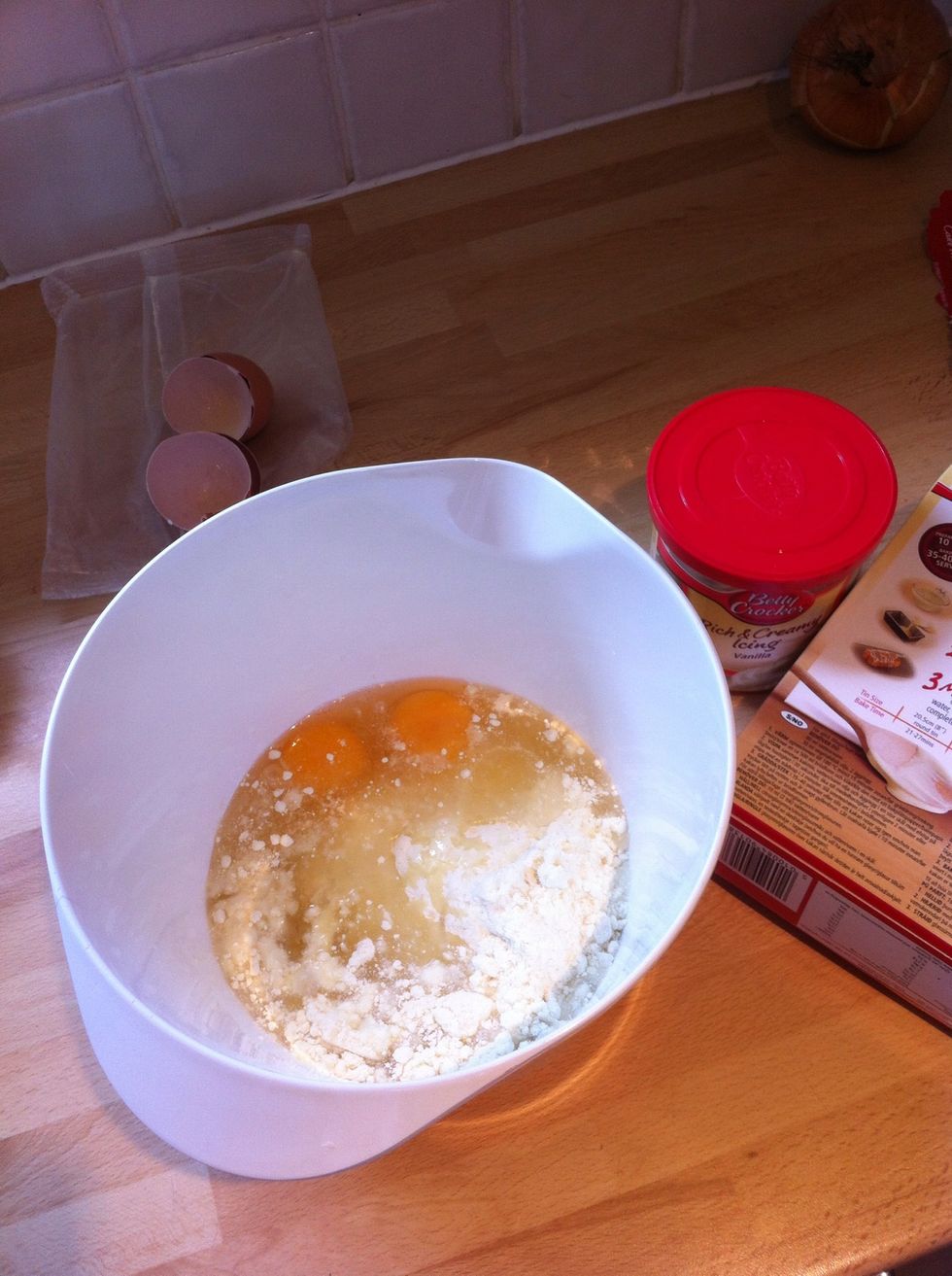 Follow Betty's instructions when making the cake.