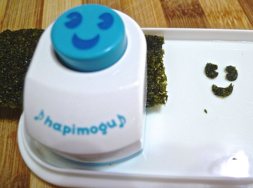 For a more attractive and creative look, use a craft puncher to snip crispy seaweed into "smiley" face pieces.