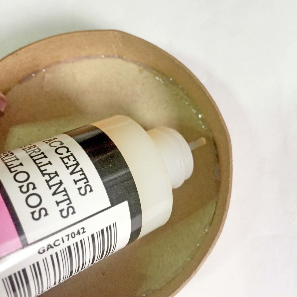 For added strength, apply across the edges with glossy accents.