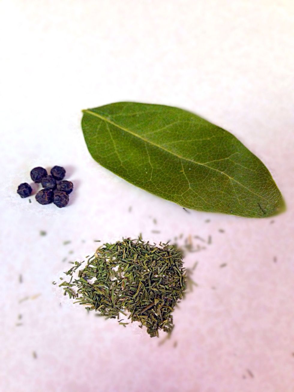 For cooking boil plenty of water. Add one bay leaf, 4-5 peppercorns, teaspoon dry dill and 2 tablespoons salt