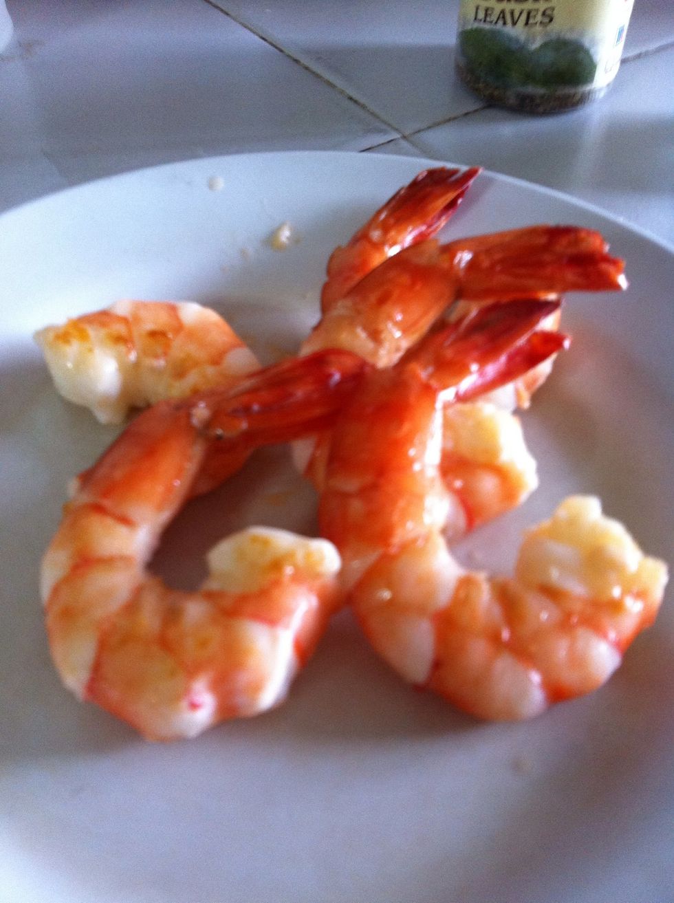 For display reasons, Saut\u00e9e shrimps and not mixing it in with the soup