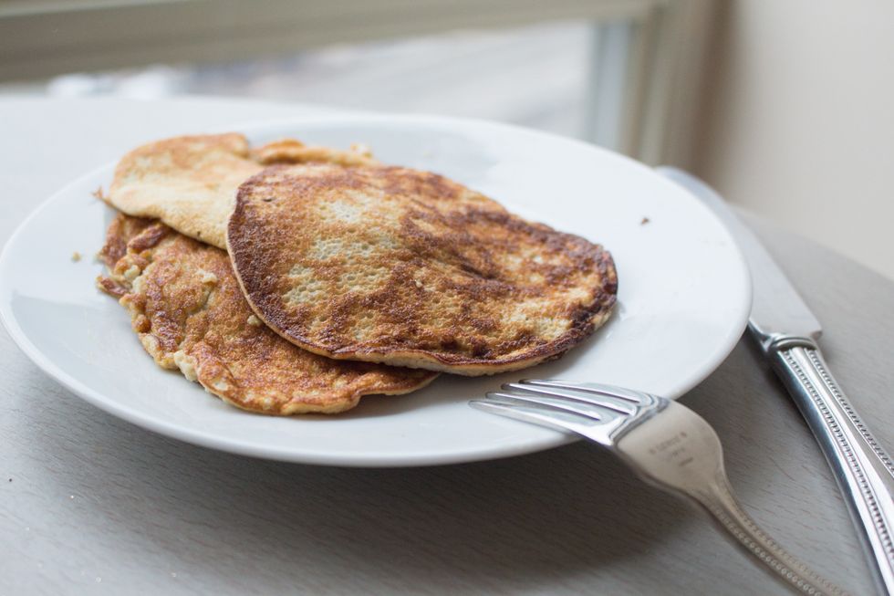 For full photos, check here: http://annezca.blogspot.ca/2015/11/two-ingredient-paleo-pancakes.html