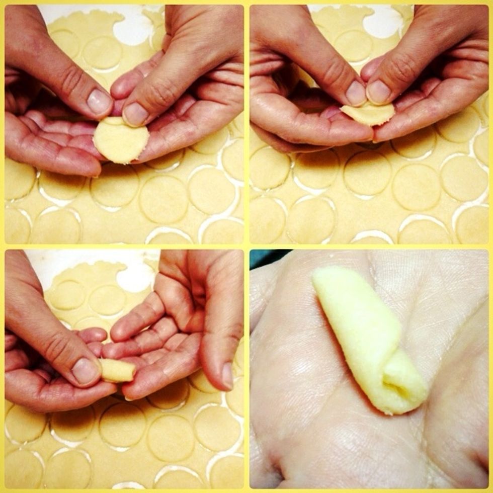 For in shredded dough in your hand until a spiral like the picture.