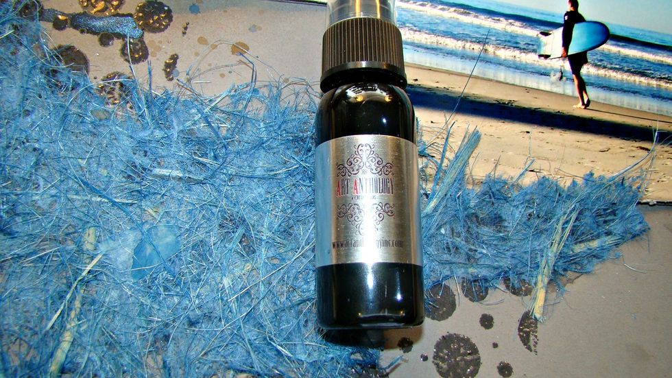 For my fiber paper I applied some beautiful Colorations spray in Ink Spot.