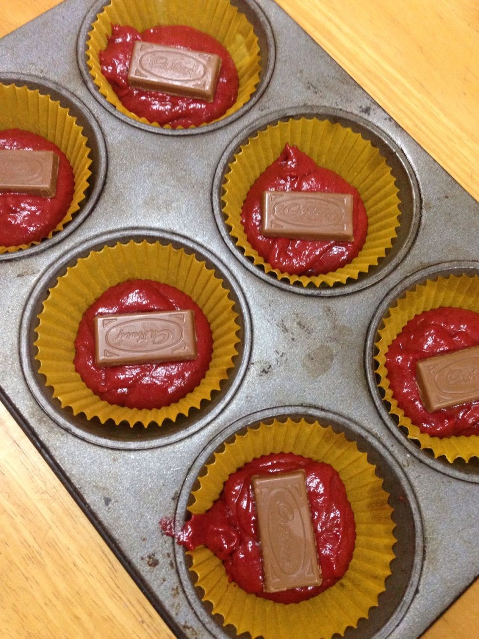 For personal preferences, add chocolate in between the mixture and cover it.