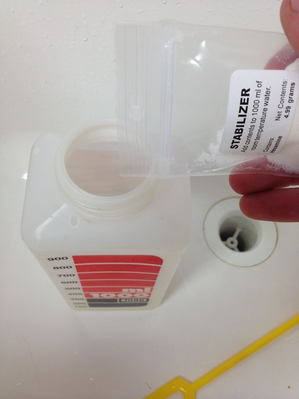 For stabilizer, simply pour 1000ml distilled water in Jobo bottle previously labeled for stabilizer. Add contents of stabilizer bag and stir.