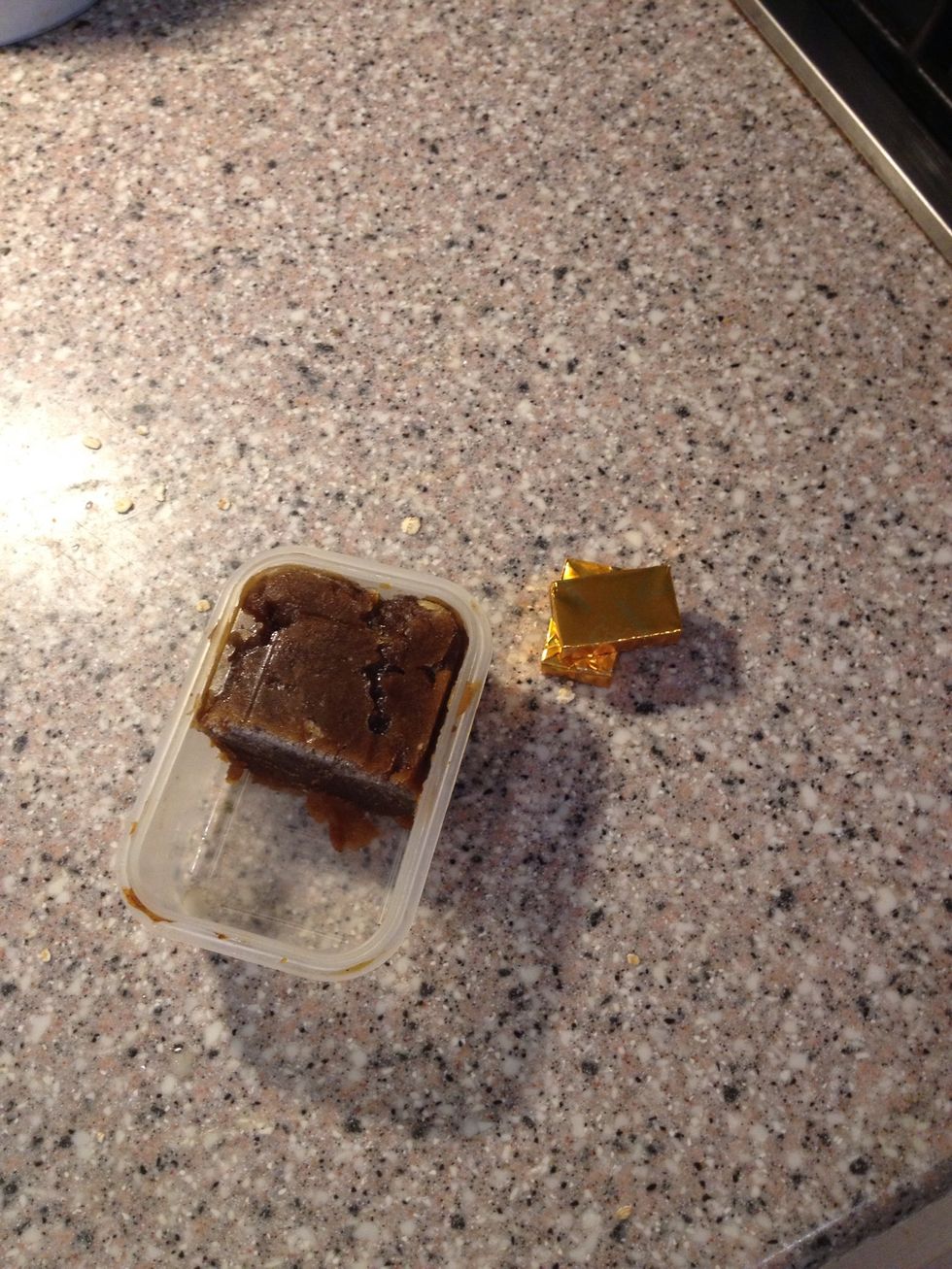 For the boiling of the meat balls: use homemade stock or use cubes. Use a variety that corresponds with the meat in your mince.