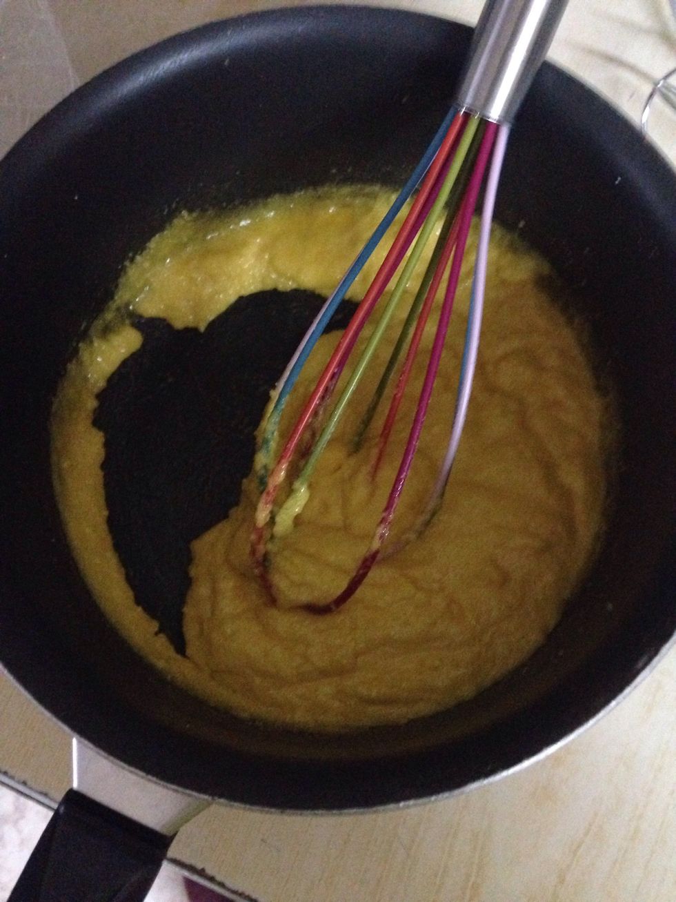 For the custard mix the egg yolks with the sugar until no lumps.
