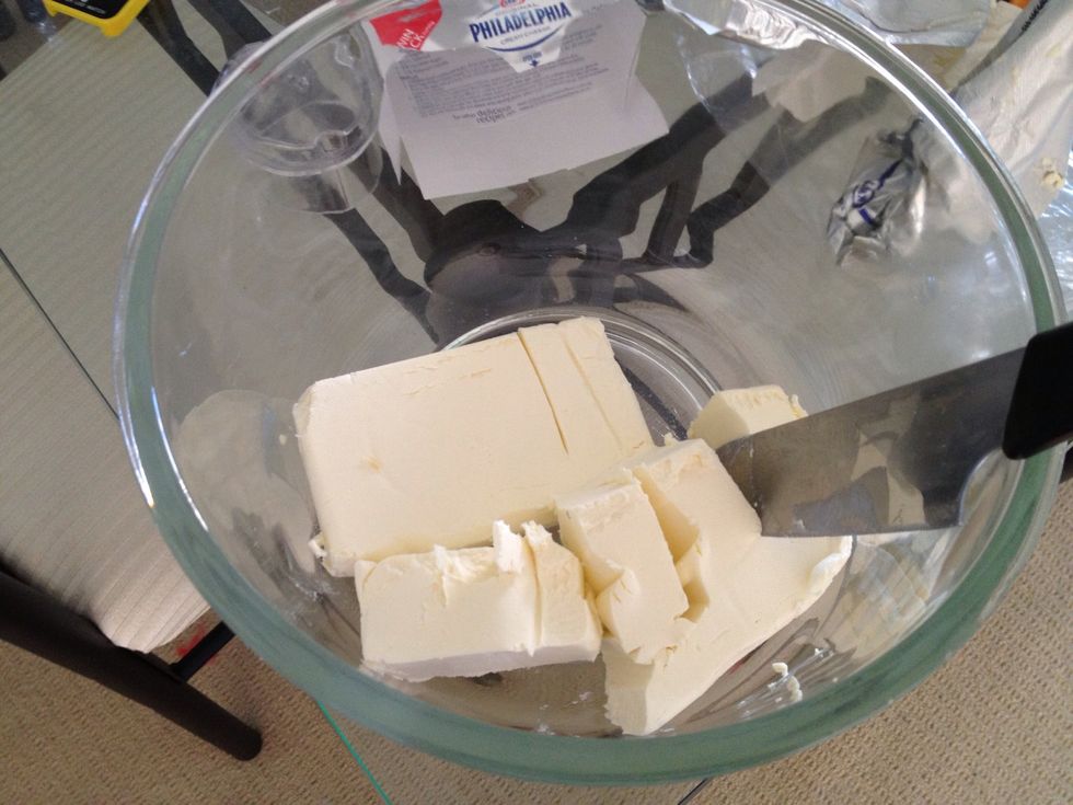 For the filling, slice 500g of cream cheese (room temperature) into cubes
