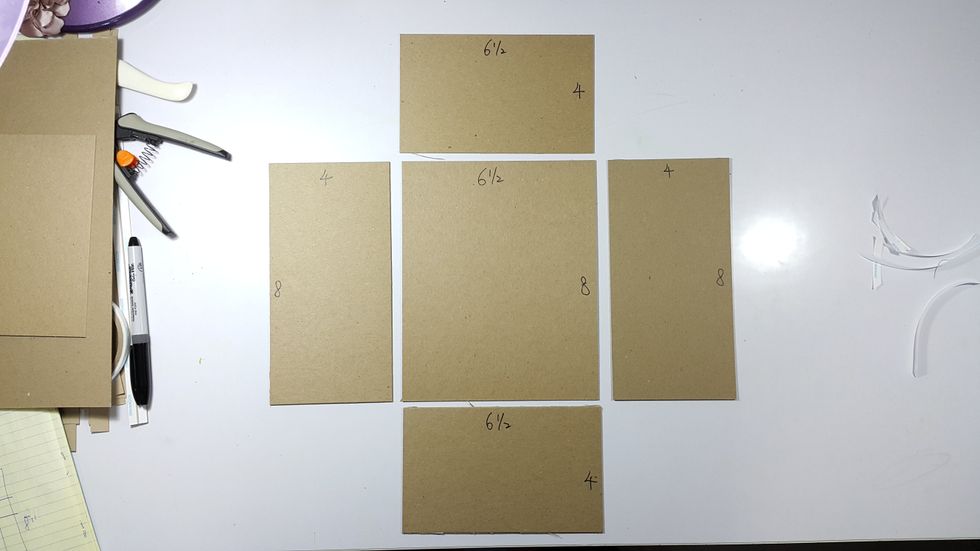 For the ground floor (the playhouse): cut chipboard 1pc 6-1/2"x8", 2pcs 4"x8" and 2pcs 6-1/2"x4"