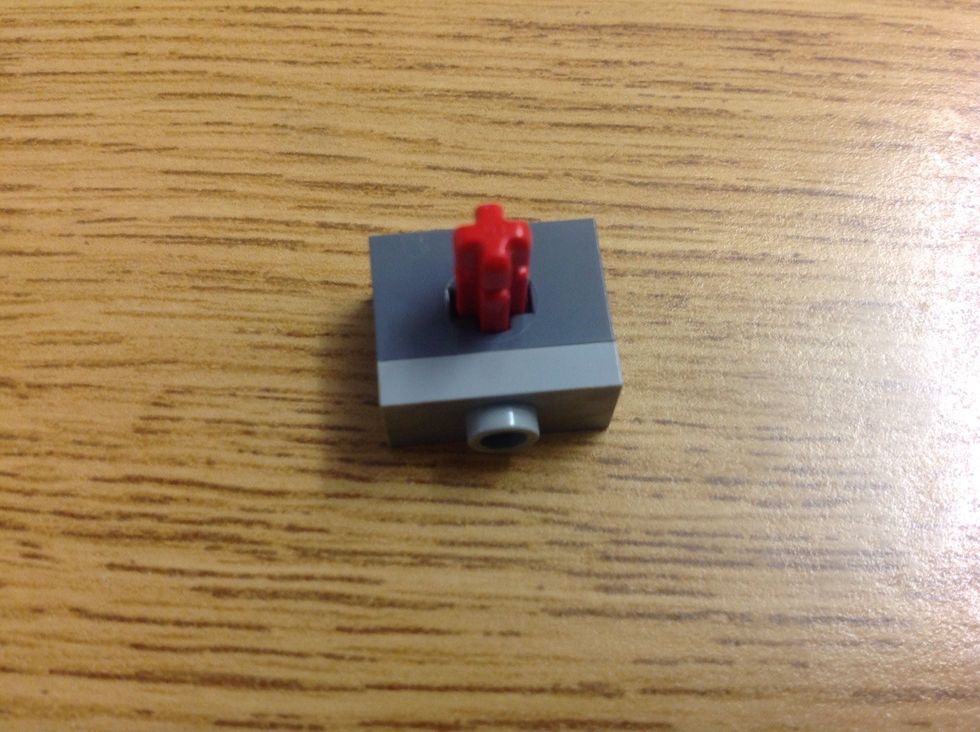 For the head, take a 1x2 with + hole in the side and add a 1x2 of your choice on the studied side. Place a + bar in the hole.