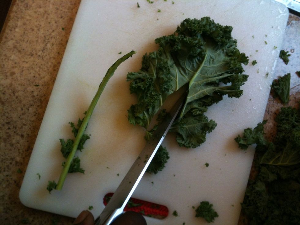 For the kale, remove the hard stems from the leaves. Toss the stem, I like to keep if for making vegetable broth. Chop of the leaves.