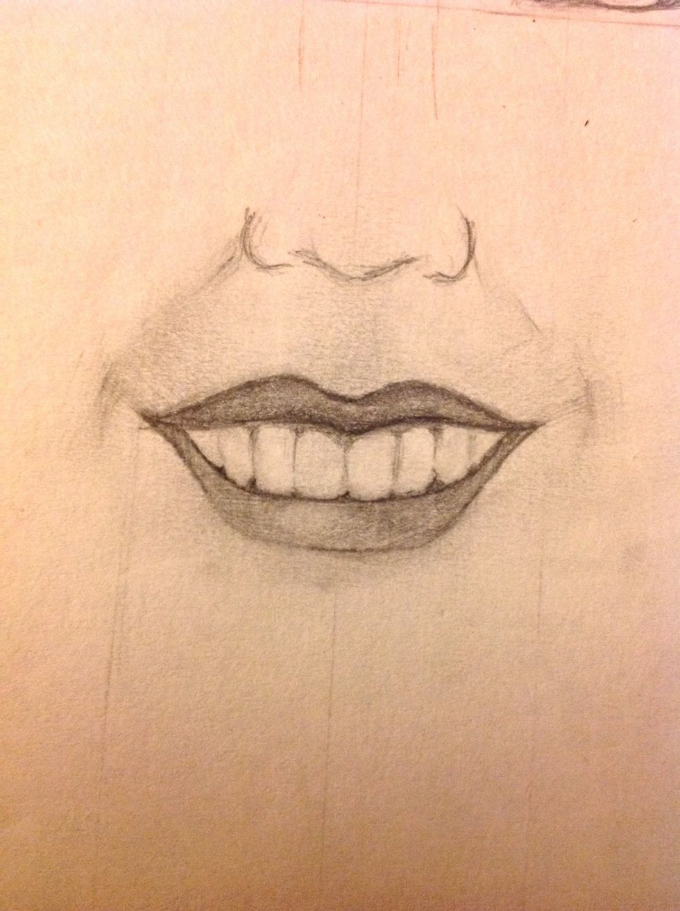 For the lip that it's below, I have blur the edges and start to make the shadows an the light. Is really necessary to make shadows and points of light to the lips because then they look more natural