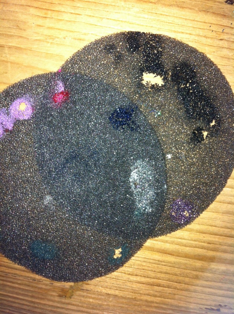 For the next few steps, you're going to apply some colors with sponges. You could basically use any sponge. I used these, they're quite rough.