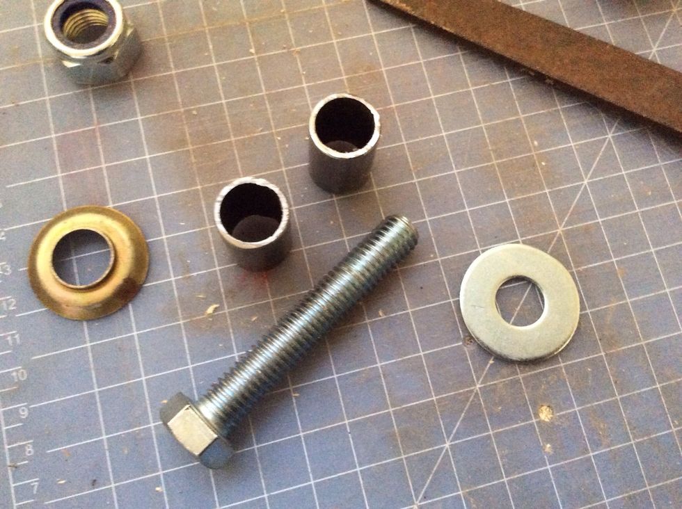 For the pegs, it is really up to you how long the bolts are. You need 1 bolt per peg, your choice on size. 2 washers, steel tube and lock nut. These will be spread evenly across the board.