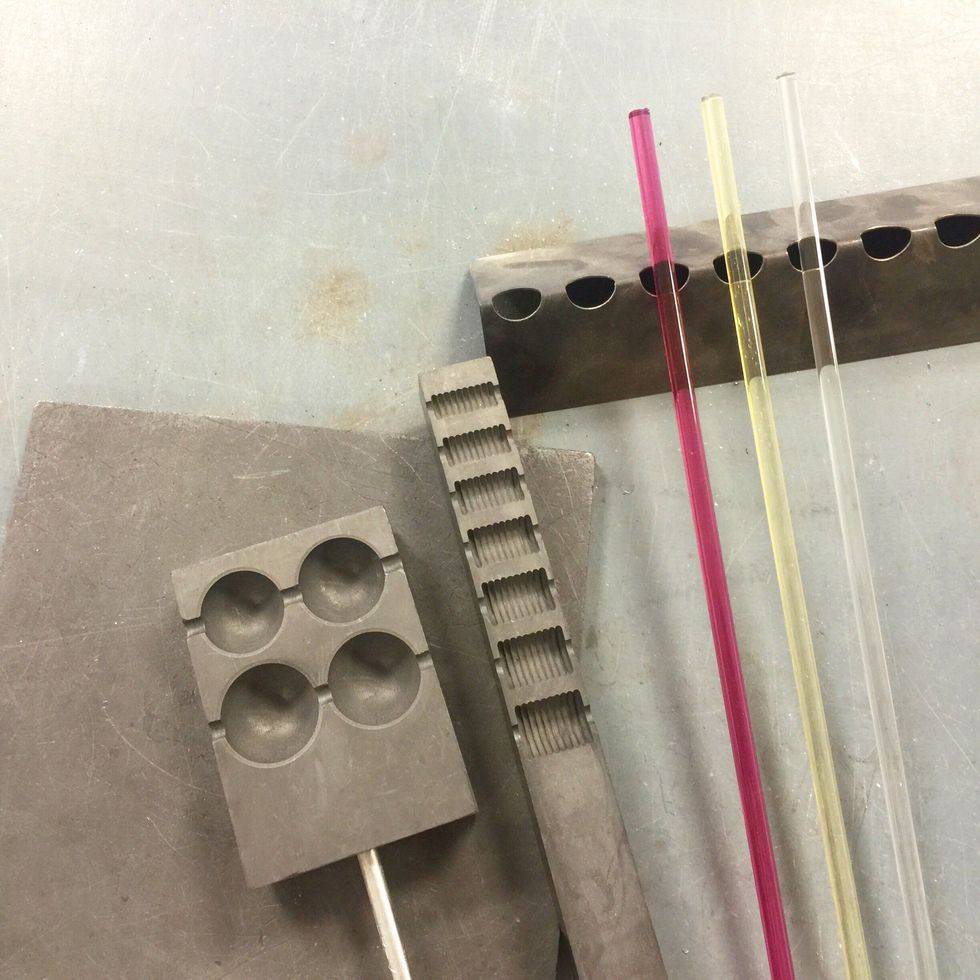 For this bead we will use graphite Beadrollers. These molds are available at http://www.cgbeads.com