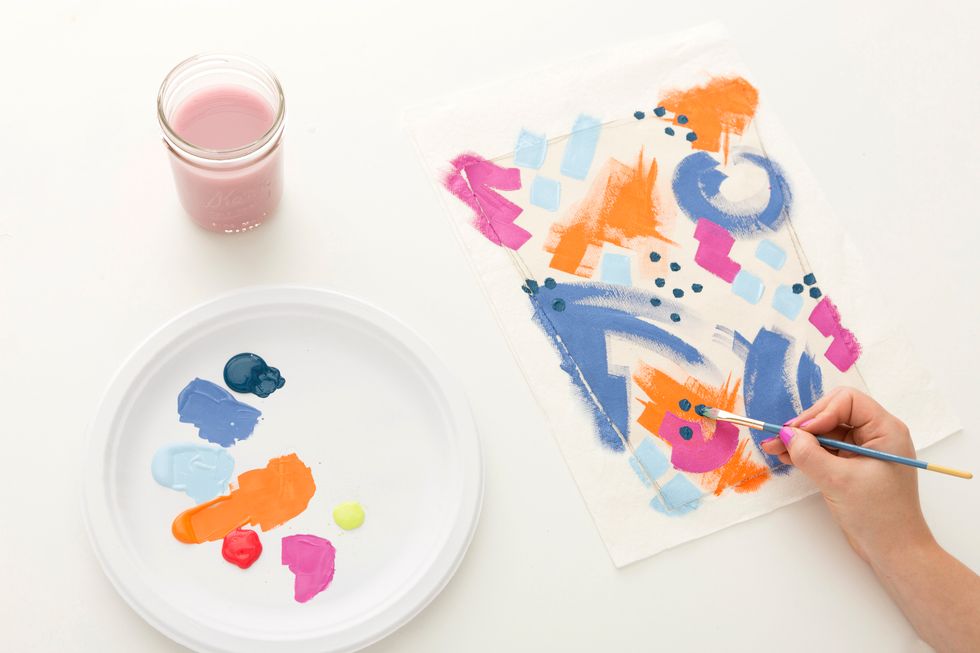 For this example, we went with colorful brushstrokes for the art enthusiast BFF.