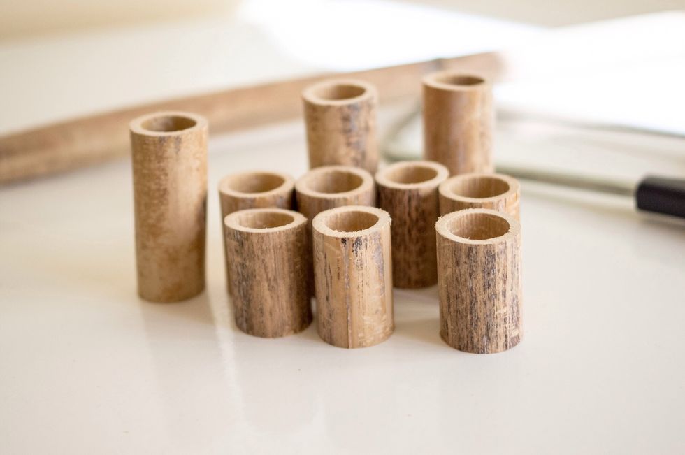 For this necklace you will need 3 pieces 5.5cm (2.17") long, and 7 pieces 4cm (1.57") long.