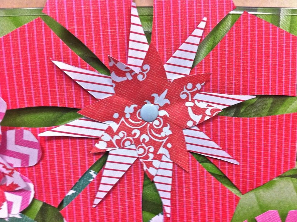 For this one I cut skinny V-shapes for petals.