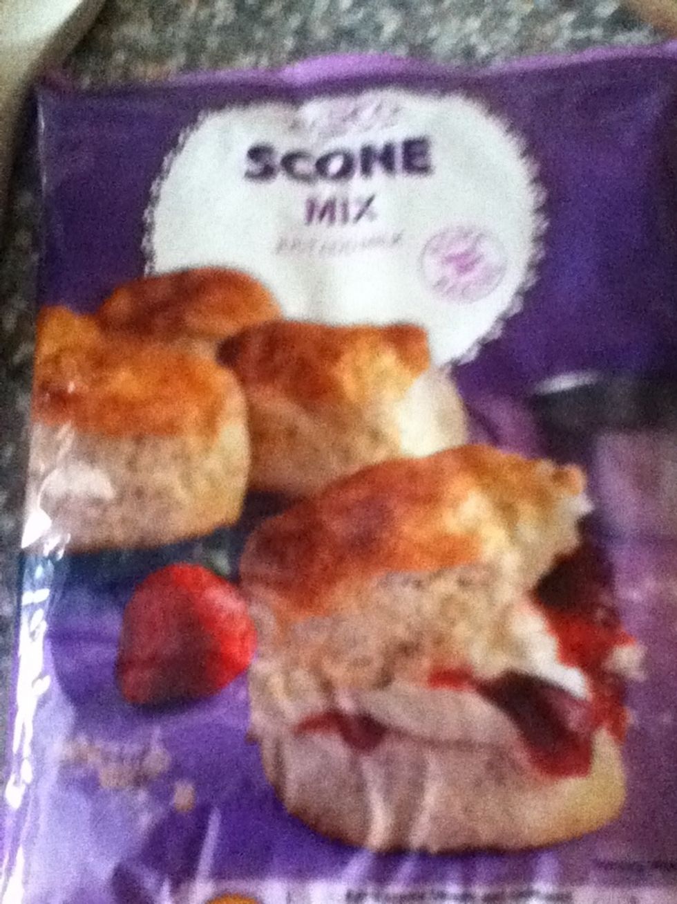 For this recipe your gonna need a basic scone mix ... Sorry for the bad photography ... Shaky hands :/