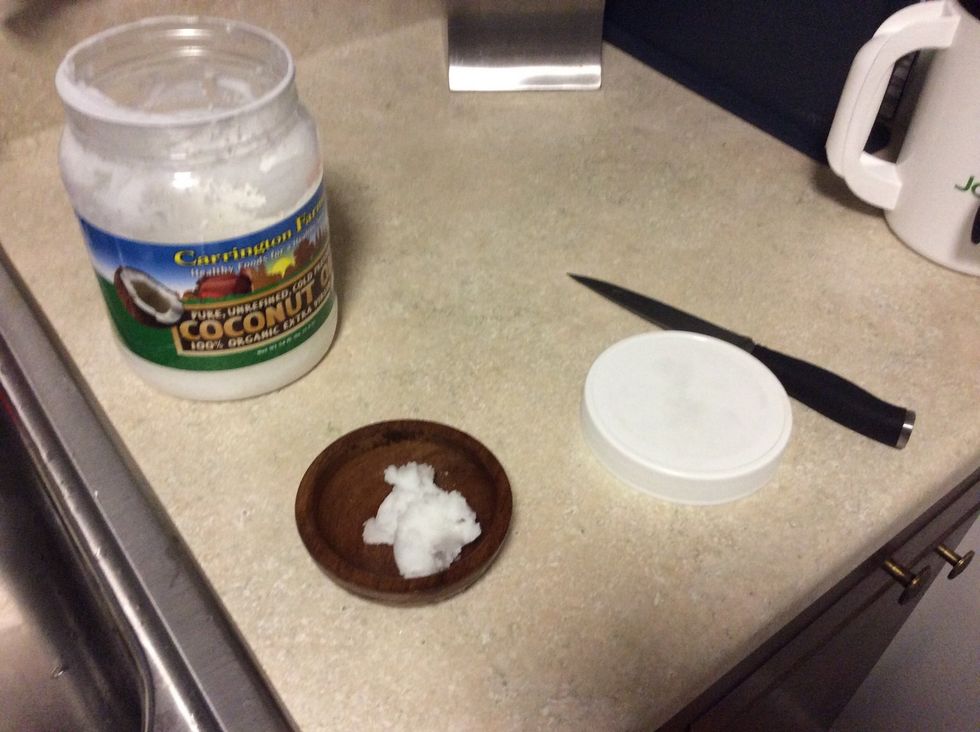 Forgot this in the first picture, here is the coconut oil I'm just going to heat a little then stir and set for a bit